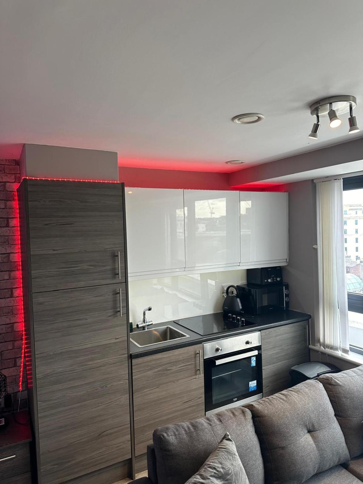 Stunning City View Studio Apartment Ливърпул Екстериор снимка